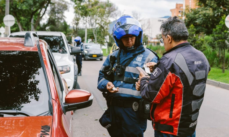 Tarifas de comparendos y servicios de grúa y patio en Bogotá para 2025