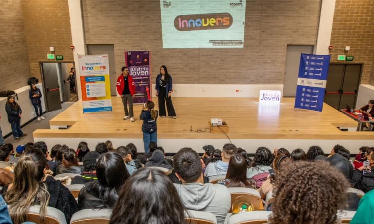 Foto de uno de los talleres para emprendedores 'Innovers' en Bogotá
