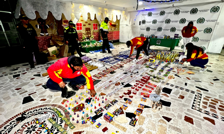 Imagen de distinto tipo de pólvora incautada