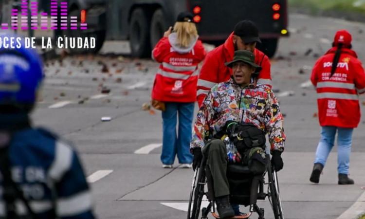 Foto de los Gestores de Convivencia durante una de las manfestaciones en Bogotá.