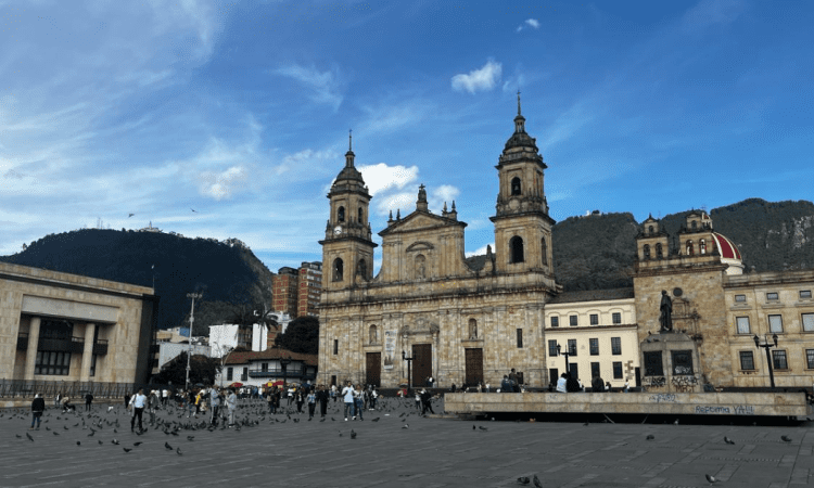 Foto de la Plaza de Bolívar de Bogotá, Colombia.