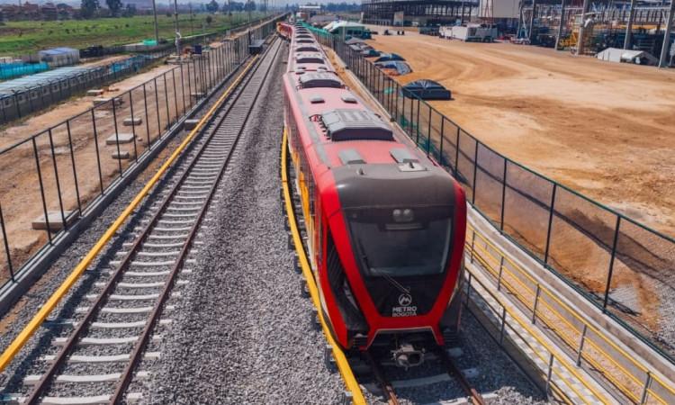 Foto del inicio de la fase electrificación del Patio Taller Línea 1 del Metro Bogotá.