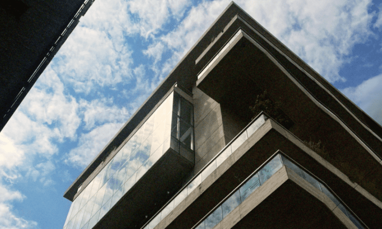 Fachada del edificio del CEFE Chapinero.