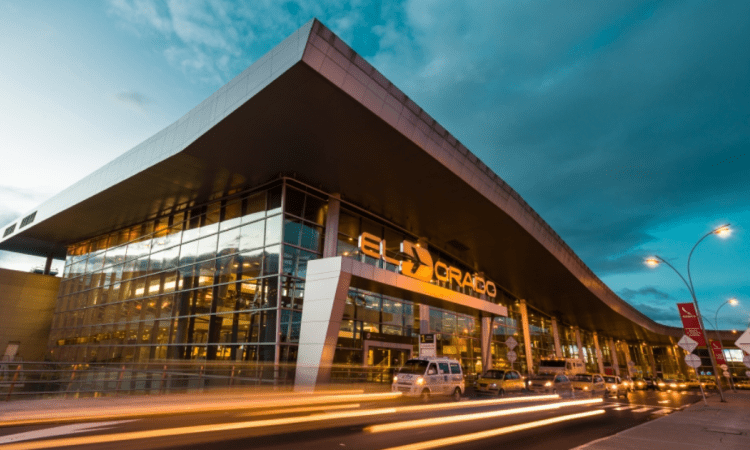 Imagen de una de las entradas del Aeropuerto el Dorado