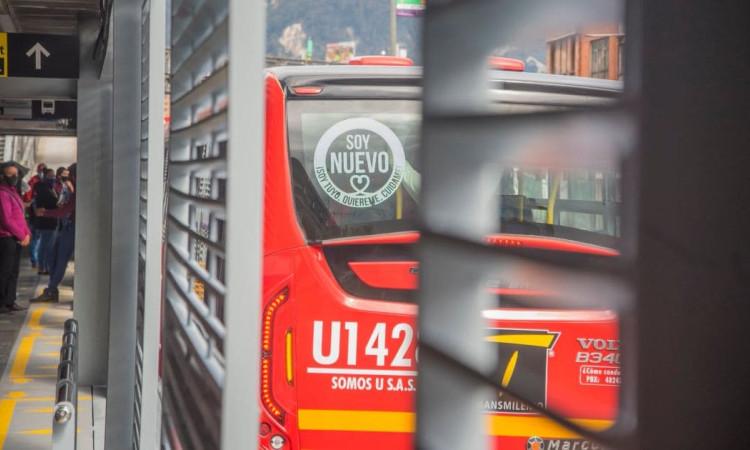 Foto de un bus de TransMilenio