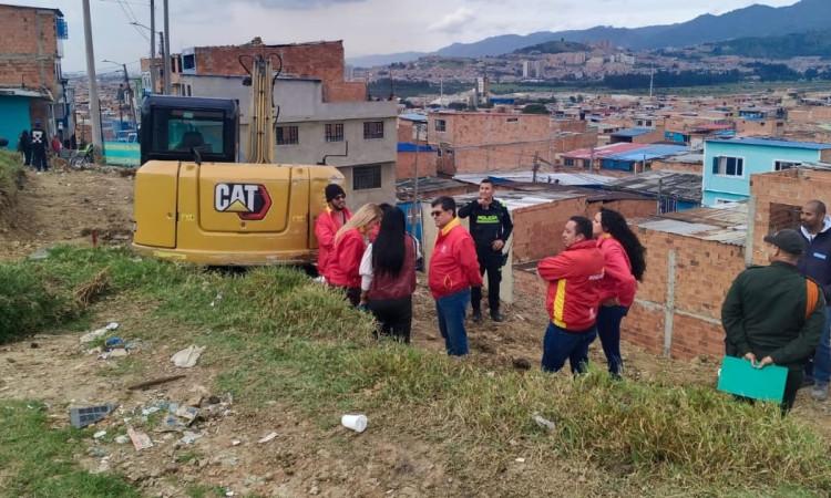 Foto de la ocupación ilegal con maquinaria en Ciudad Bolívar al sur de Bogotá 