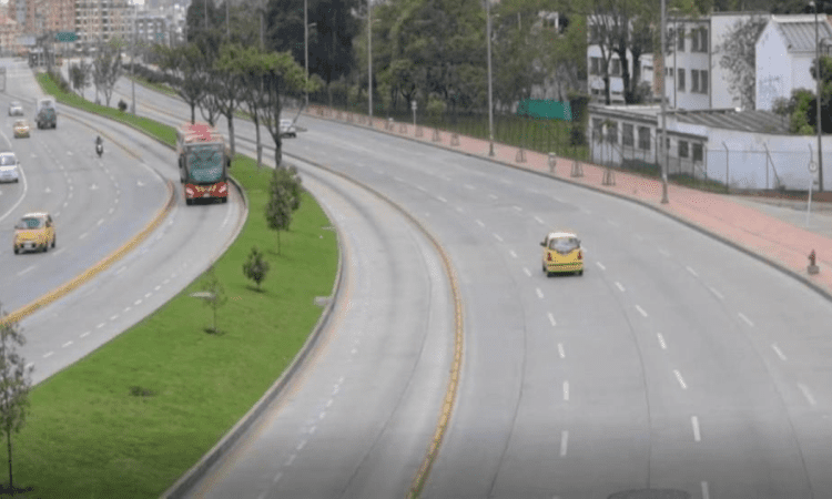 Imagen panorámica de las calles de Bogotá sin carro y sin moto.