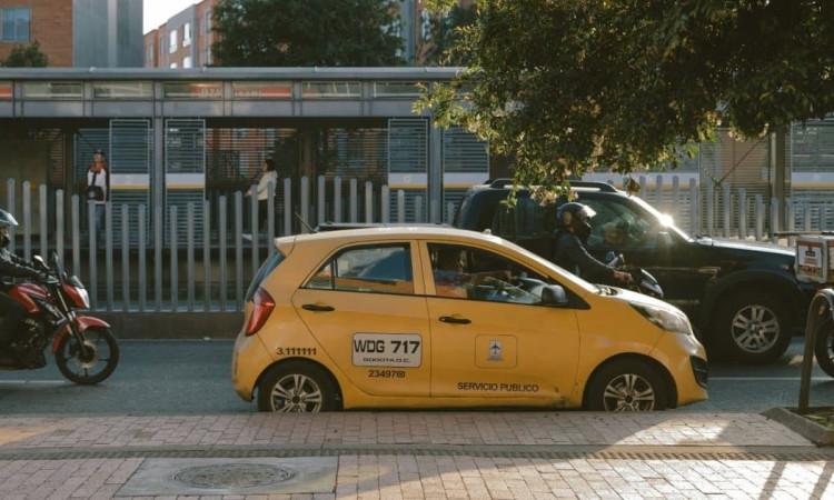 Foto de un taxi en Bogotá