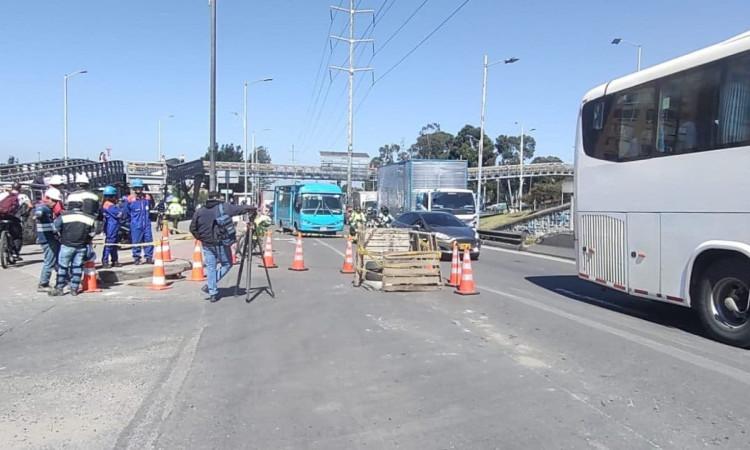Foto de un hueco en la autosur