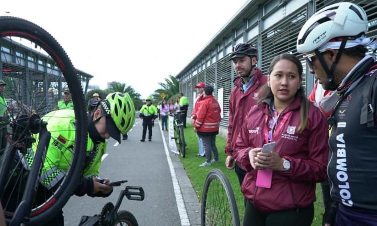 Policías en el Día sin Carro y sin Moto