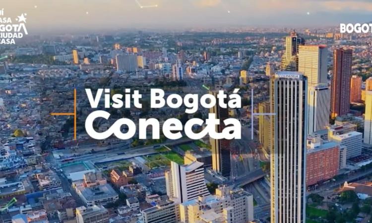 Foto de panorámica de la capital de Colombia e imagen del logo de Visit Bogotá Conecta.