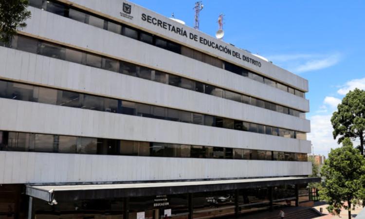 Fachada de la Secretaría de Educación 