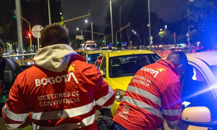 Gestores de Convivencia durante la salida de asistentes al Estéreo Picnic.