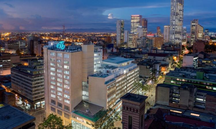 Foto panorámica que muestra edificio de la ETB
