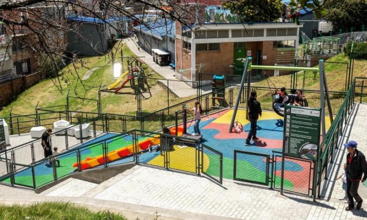 Foto de obras en vías y parques en Rafael Uribe Uribe de Bogotá.