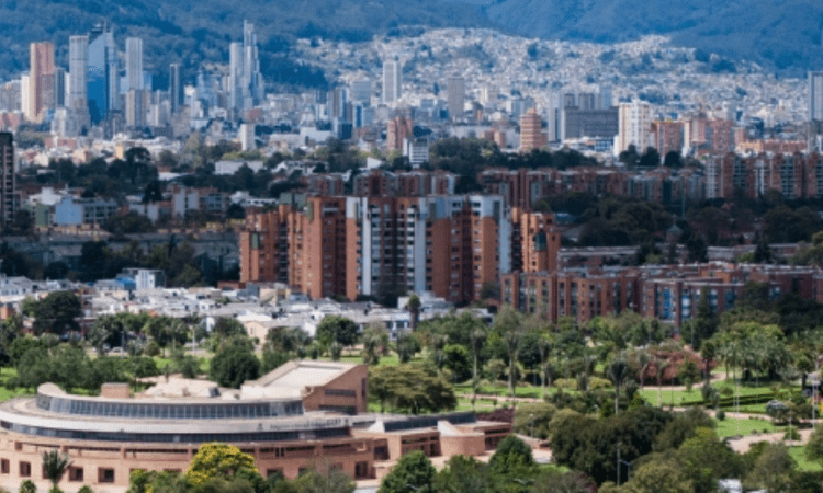 Imagen panorámica de los cerros orientales de Bogotá