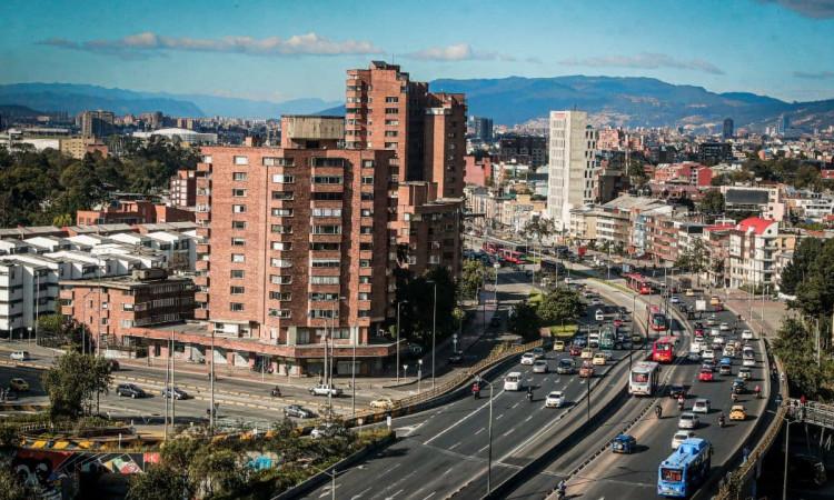 Foto de una vía en Bogotá