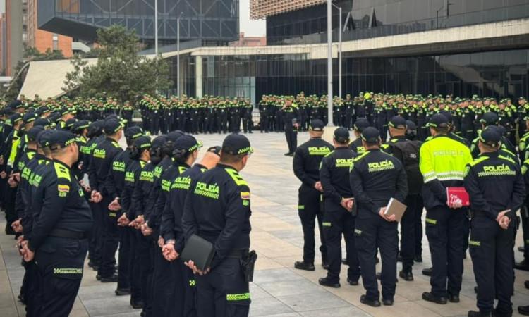 Despliegue de uniformados de la Policía de Bogotá, durante anuncio de presencia de personal en elecciones del 8 de marzo.