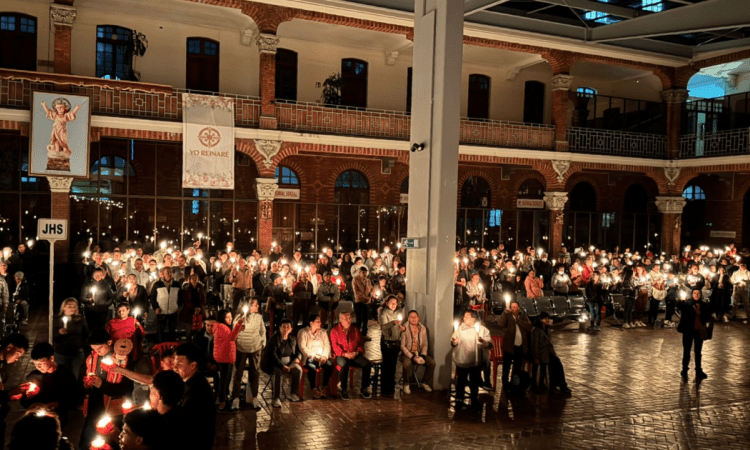 Imagen de los feligreses en la Iglesia del 20 de Julio