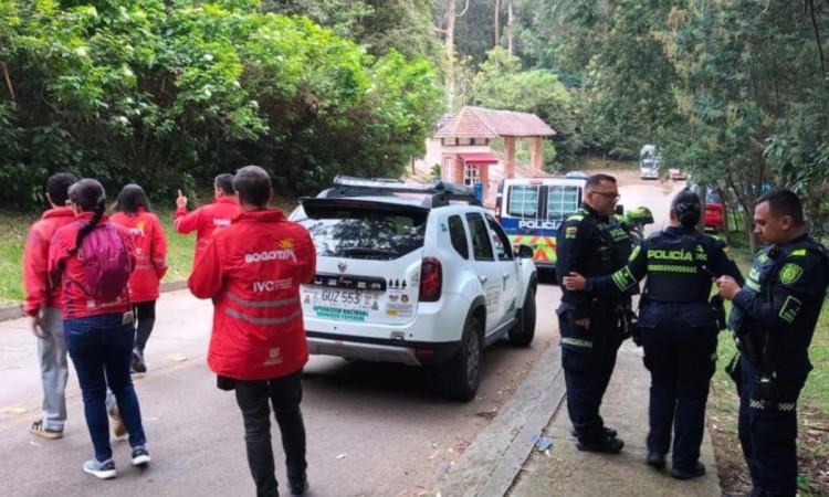 Foto del operativo de las autoridades en el lugar en el que se pretendía realizar la fiesta techno ilegal en Cerros Orientales de Bogotá