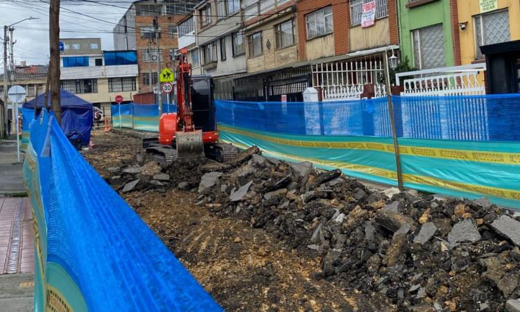 Maquinaria y obra en vía