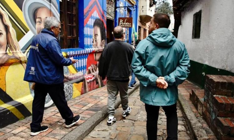 Turismo por una calle de Bogotá 