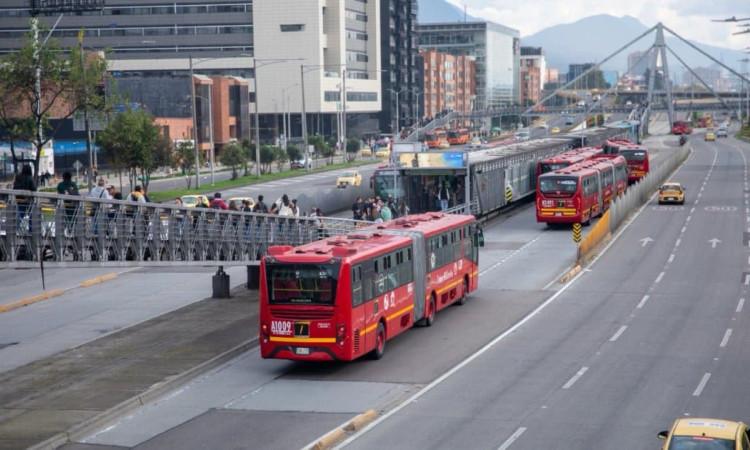 Foto de buses de TransMilenio 