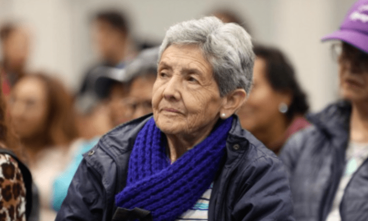 Imagen de una adulta mayor