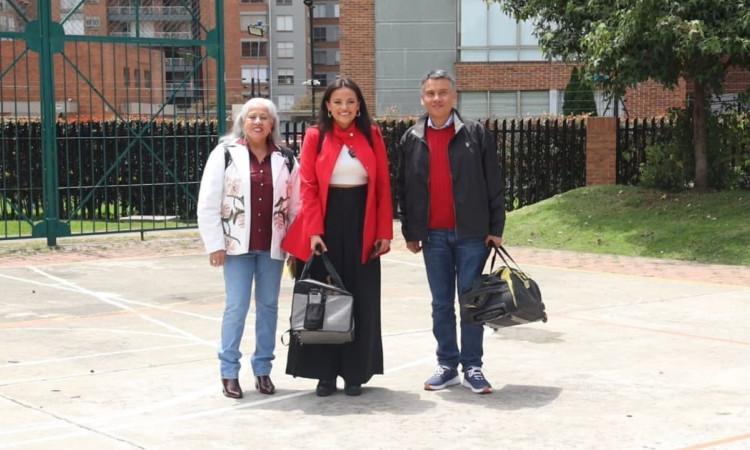 familia realiza simulacro de evacuación en Bogotá