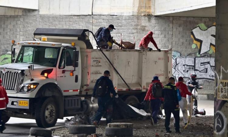 Entidades trabajando en el deprimido de la Estación Bicentenario para recuperar el espacio público