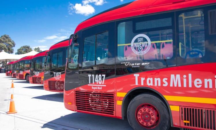 Foto de buses de TransMilenio