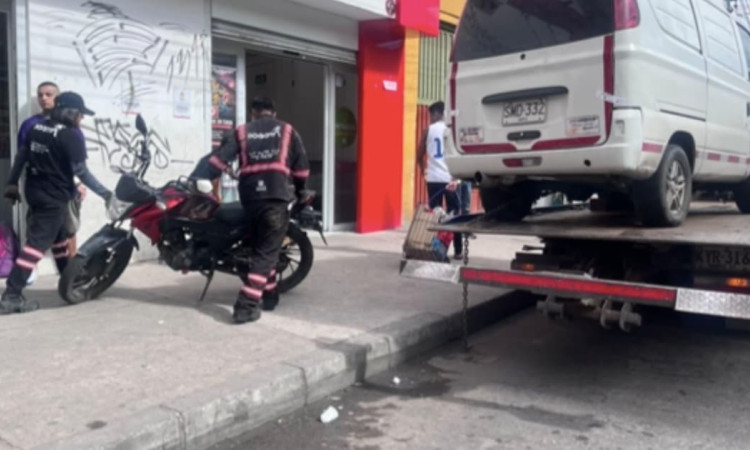 Foto del operativo contra el mal parqueo en Tunjuelito, al sur de Bogotá.