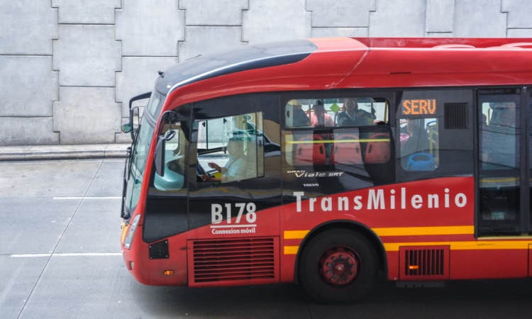 Foto de un bus de TransMilenio en Bogotá.