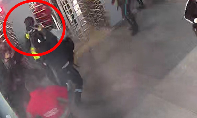 Imagen del ataque al guarda de seguridad