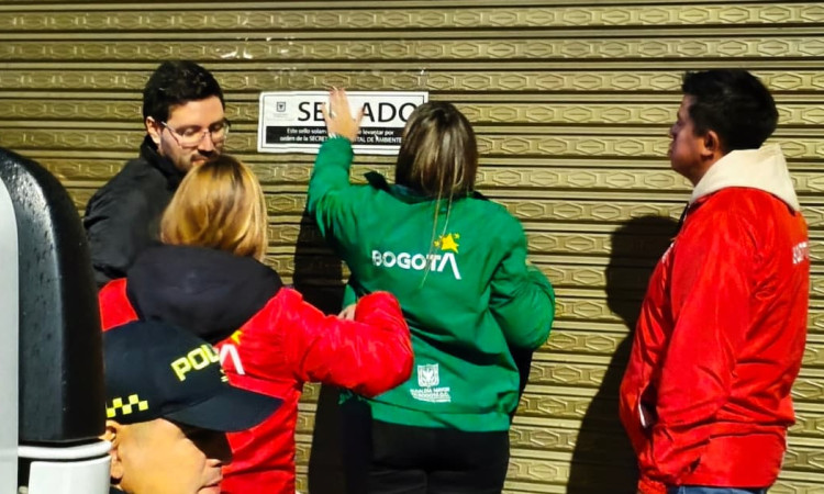 Autoridades sellan establecimiento durante operativo contra ruido en localidad de Usaquén Bogotá