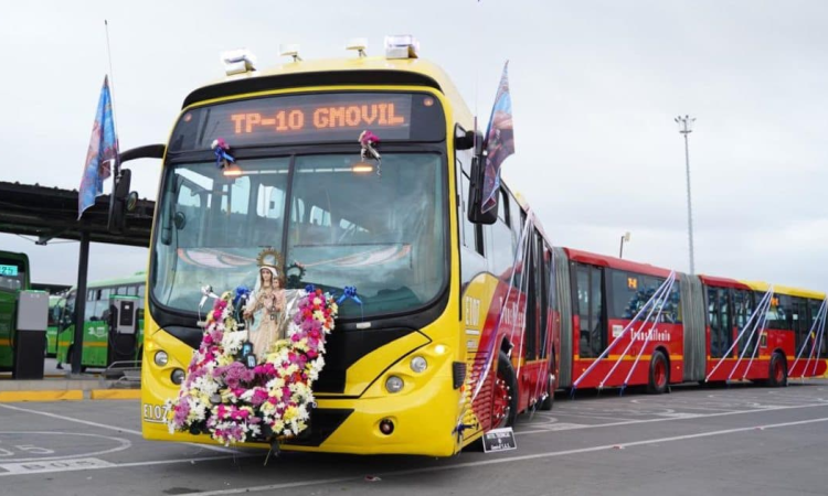 Foto de un bus de TransMilenio