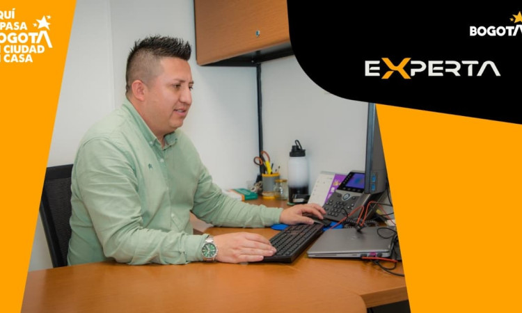 Foto de un bogotano participante de los cursos gratis de 'Experta'.