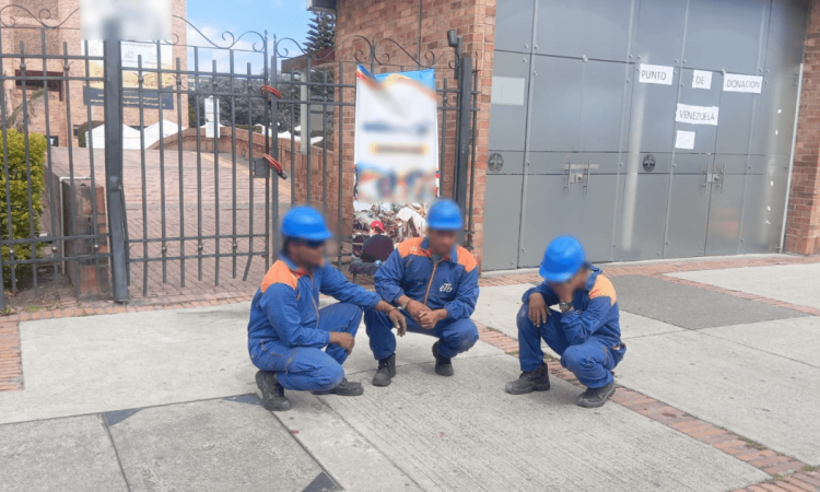 Falsos operarios de una empresa de telecomunicaciones. 