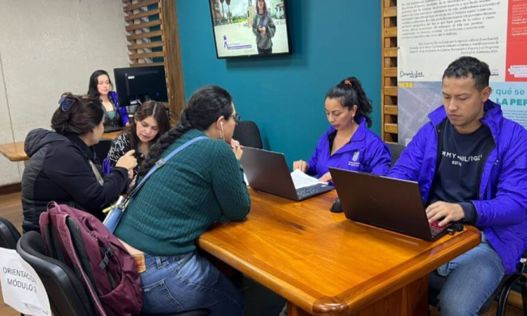 Imagen de funcionarios del IDPC en aprobatón en Suba