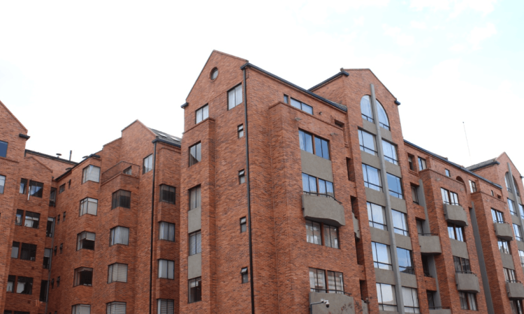 Foto de un edificio o de un conjunto residencial en Bogotá.