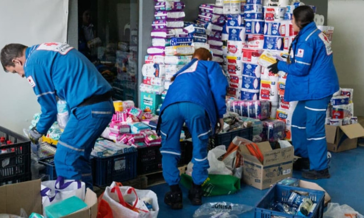 Foto de un punto de recepción de ayudas humanitarias en Bogotá.