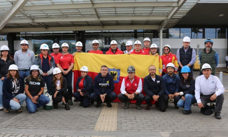 Grupo de profesionales de Bogotá rumbo a zonas afectadas por terremoto