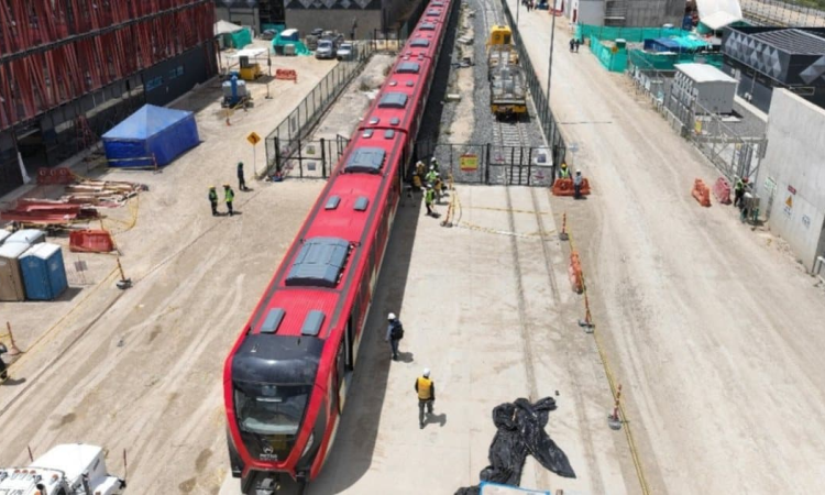 Foto de un tren del Metro de Bogotá.