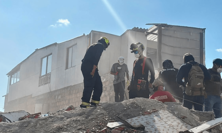 Equipo USAR enviado desde Bogotá en medio de labores de inspección de evaluación de estructuras.