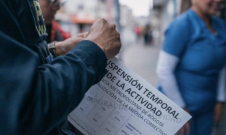 Foto de funcionarios del distrito en operativo de seguridad