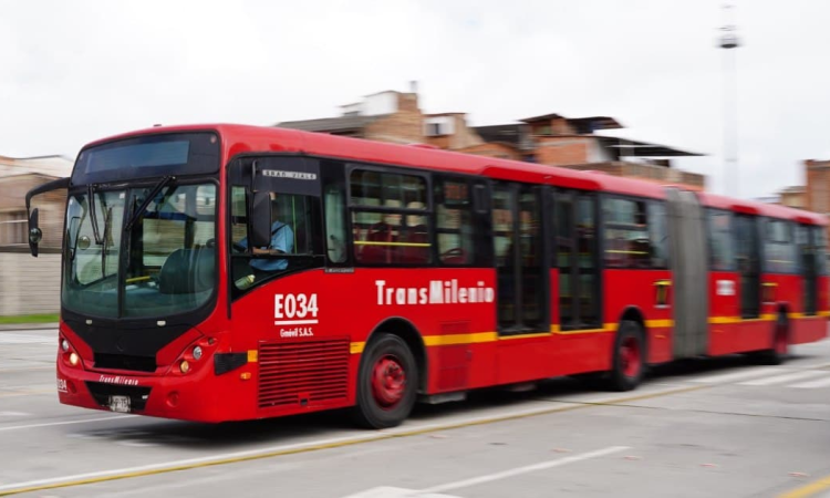 Foto de un bus de TransMilenio
