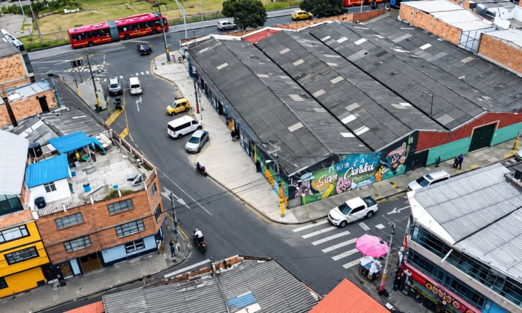 Foto aérea de la Plaza Distrital de Mercado San Carlos, al sur de Bogotá.