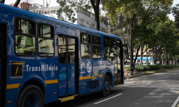 Foto de un bus de TransMilenio