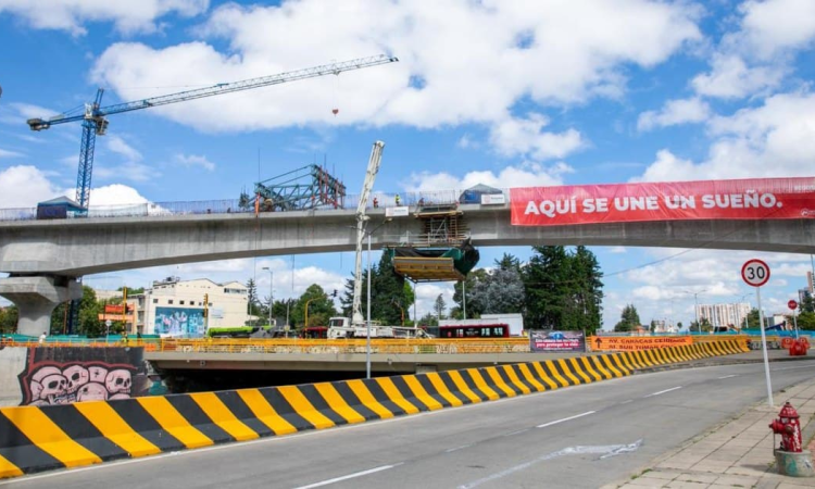 Foto del puente ferroviario del Metro de Bogotá