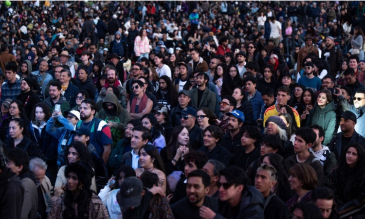 Imagen panorámica del parque El Country con los asistentes a Jaz al Parque.